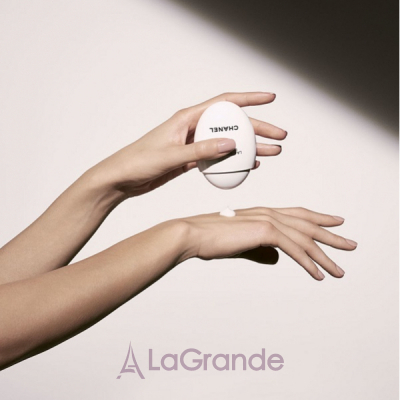 Chanel La Creme Main Hand Cream Texture Riche - Крем для рук та нігтів  купити оригінальну парфумерію в