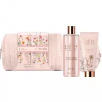 Grace Cole The Luxury Bathing Peony, Peach & Raspberry Weekend Escape ����� ��� ���� "����, ������ � ������" (sh/gel/250ml + b/cr/150ml + sponge + bag)