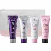 Daeng Gi Meo Ri And Dooricos Cosmetics Travel Kit �������� ���� ��� ������� �� ��� (�������, 50 �� + �����������, 50 �� + ���� ��� ����, 50 �� + ������� ��� ���, 50 ��)