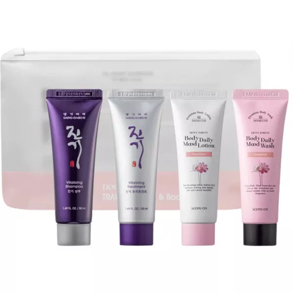 Daeng Gi Meo Ri And Dooricos Cosmetics Travel Kit �������� ���� ��� ������� �� ��� (�������, 50 �� + �����������, 50 �� + ���� ��� ����, 50 �� + ������� ��� ���, 50 ��)