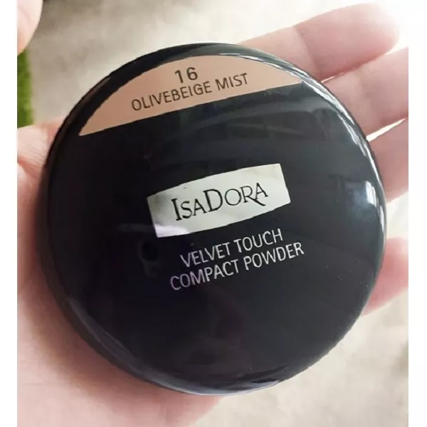 IsaDora Velvet Touch Compact Powder ����� ��� �������