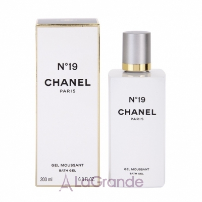 Chanel 19   