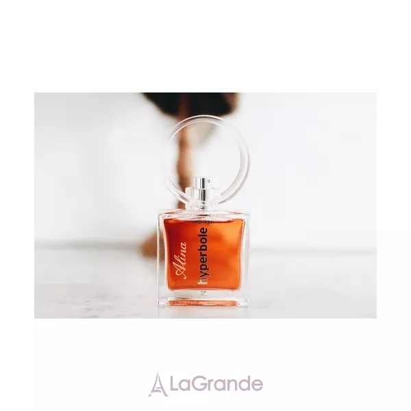 Courreges Hyperbole ����������� ����