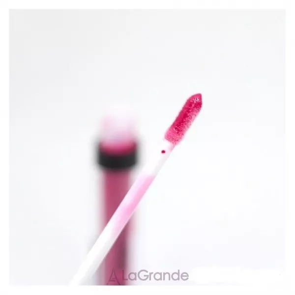 Debby Kiss My Lips LipGloss Volume Effect ����� ��� ��� � �������� ������