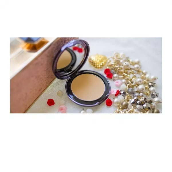 Lakme India Absolute White Intense Wet and Dry Compact ��������� �����