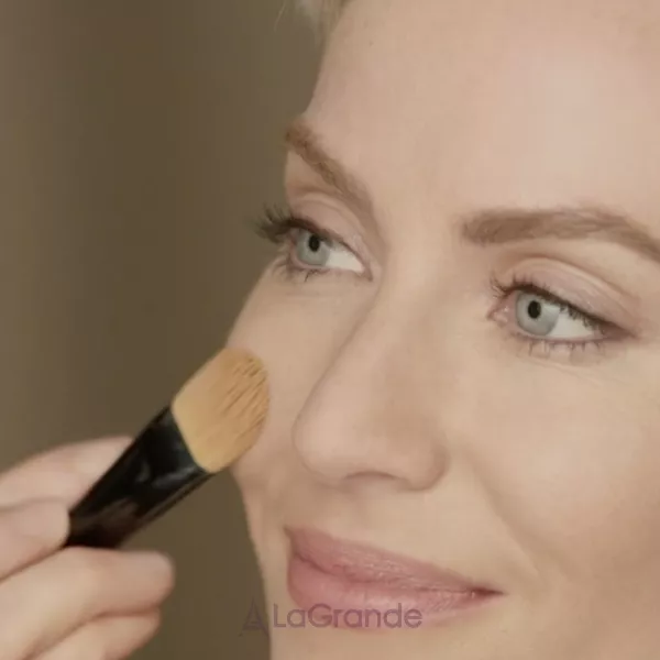 Max Factor Radiant Lift �������� ������ � ������� �����
