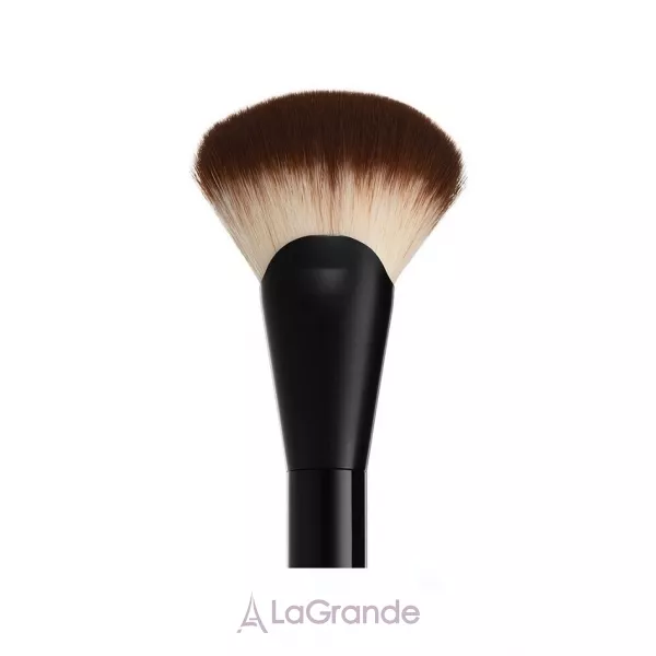 NYX Professional Makeup Pro Fan Brush ���������� ������� ��� ��������� �����