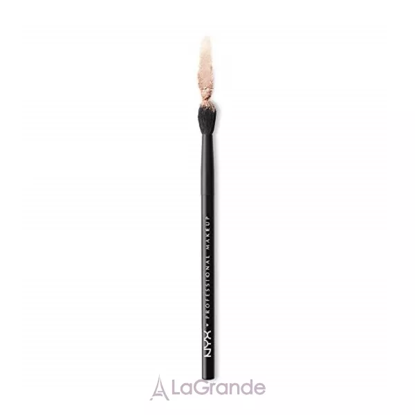 NYX Professional Makeup Pro Crease Brush ������� ��� ������ ����