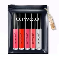 O.TWO.O Matte Liquid Lipstick & Lip Oil Set ����� ������� ��� ���