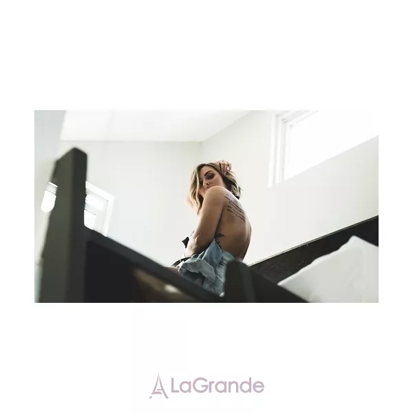 Azzedine Alaia Alaia Nude ���� (����������� ���� 50 �� + ������� ��� ��� 50 �� + ���� ��� ���� 50 �� + ����������)