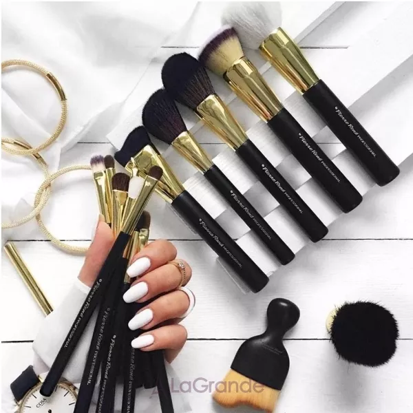 Pierre Rene 104 Foundation Brush ������� ��� ������