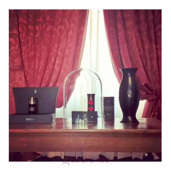 Les Liquides Imaginaires L'Ile Pourpre ����������� ����