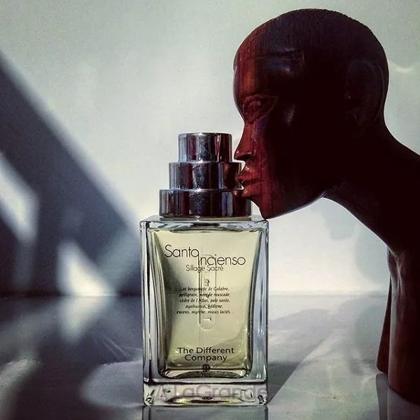The Different Company Santo Incienso Sillage Sacre ����