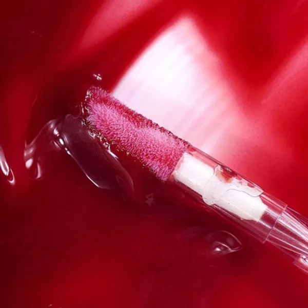 Madara Glossy Venom Lip Gloss ����������� ����� ��� ���
