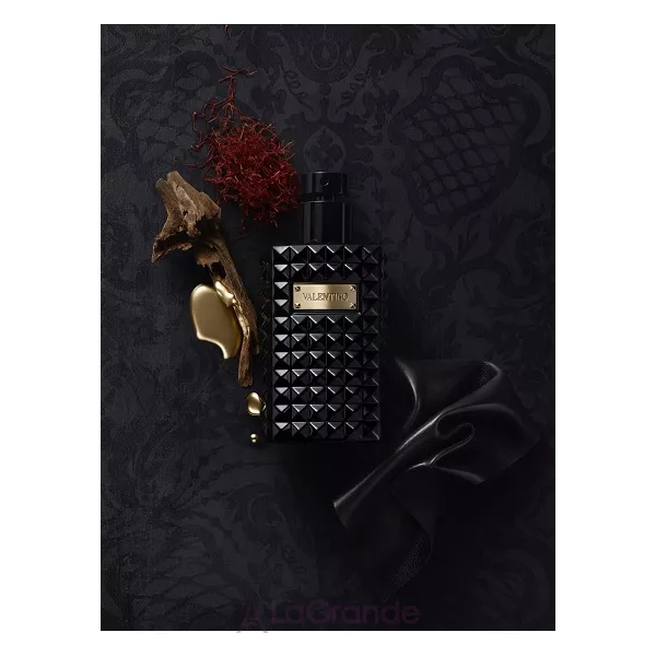 Valentino Noir Absolu Oud Essence ����������� ����