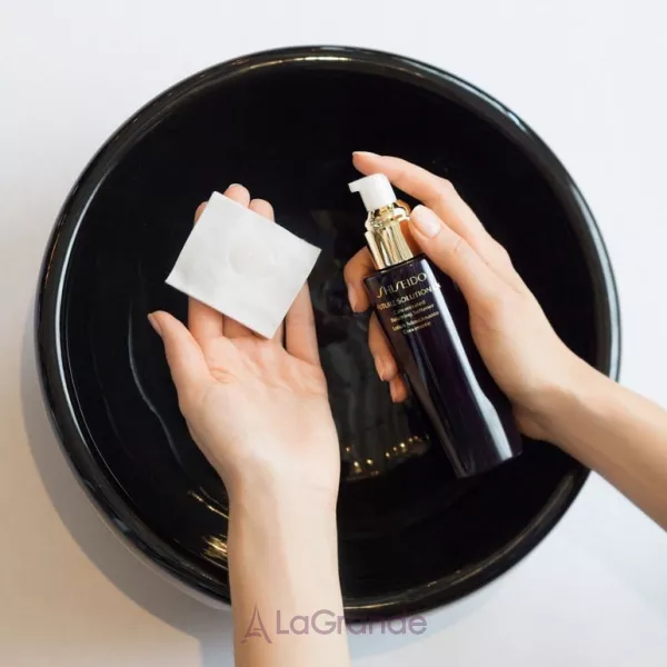 Shiseido Future Solution LX Concentrated Balancing Softener ����������� ������� ��� �������