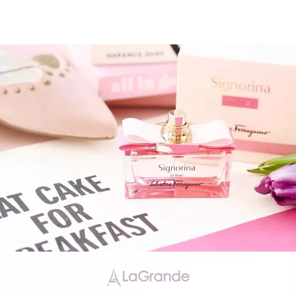 Salvatore Ferragamo Signorina In Fiore ����� ( ��������� ���� 100 �� + �������� 10 �� + ������ ��� ���� 50 �� )