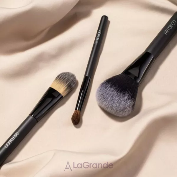 Artdeco All In One Eyeshadow Brush ������� ��� ����