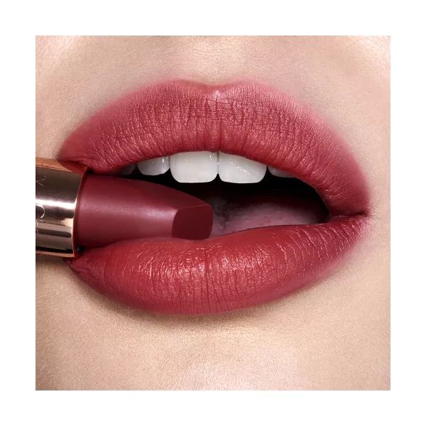 Charlotte Tilbury Matte Revolution Lipstick ������ ������� ������ (������)