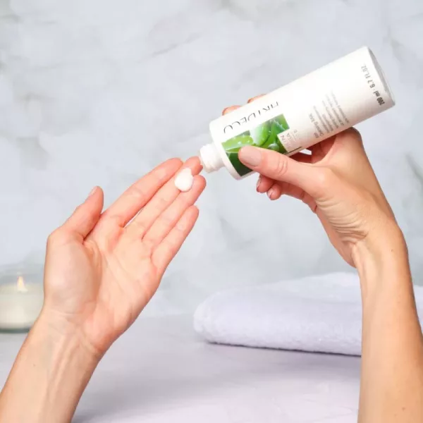 Artdeco Skin Yoga Face Aloe Cleansing Milk ����������� ������� ��� �������