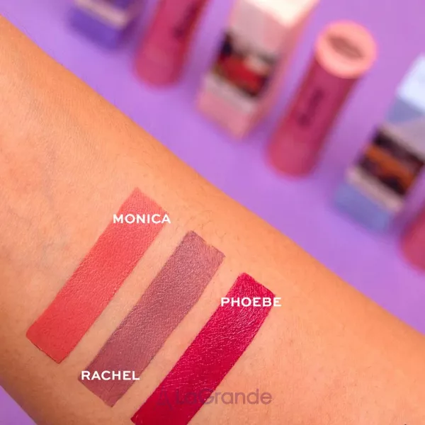Makeup Revolution X Friends Lipstick ������ � ���������� ��������