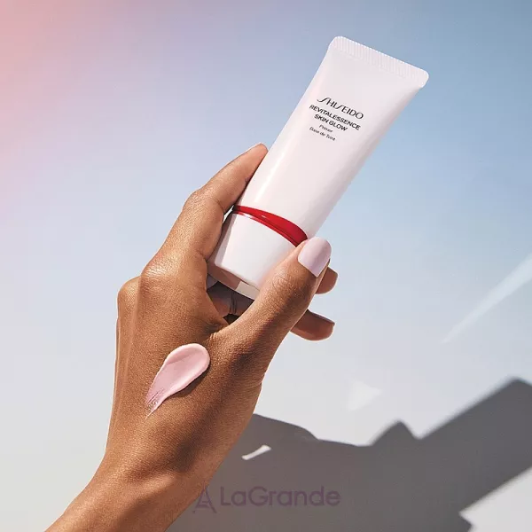 Shiseido RevitalEssence Skin Glow Primer ������� ��� �������