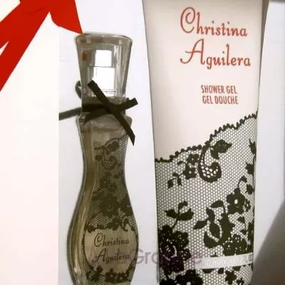 Christina Aguilera  (  15  +    50 )