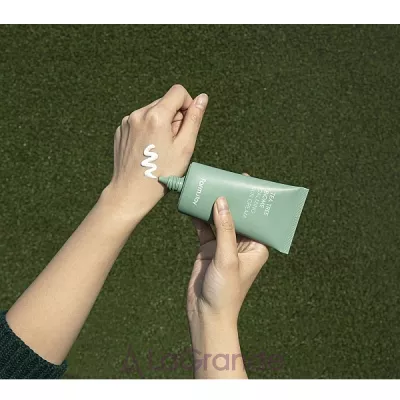 FarmStay Tea Tree Biome Calming Sun Cream   