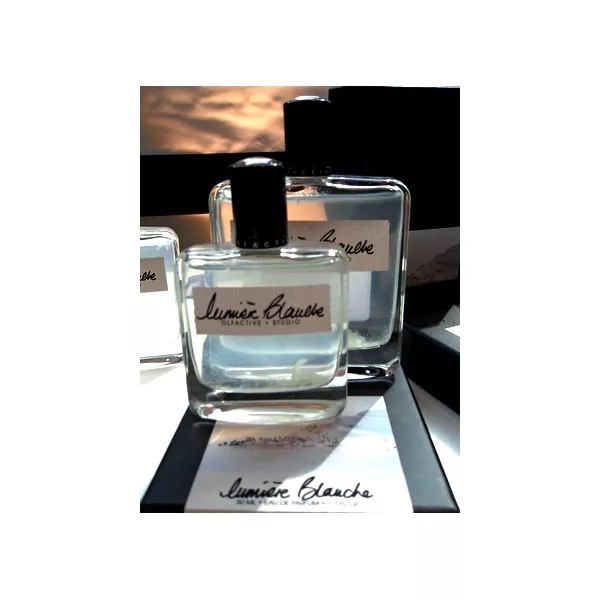 Olfactive Studio Lumiere Blanche ��������������� ����